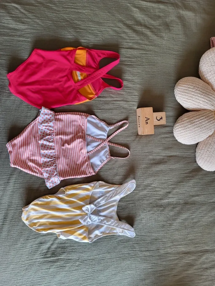 Lot maillot de bain 1 pièce fille 3 ans - photo numéro 2