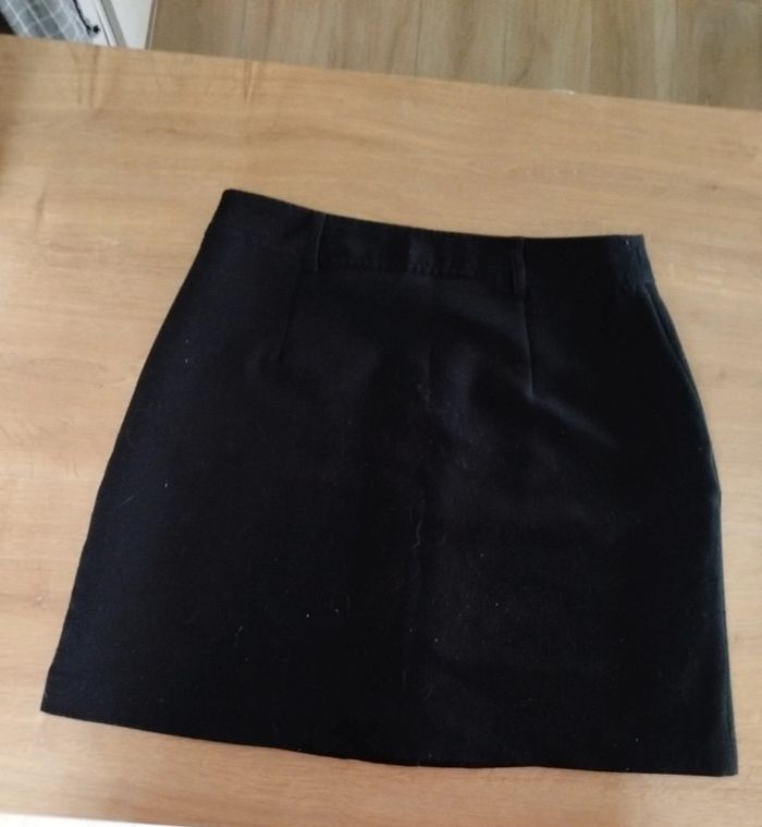 Jupe noire - photo numéro 4
