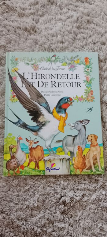 Livre L'hirondelle est de retour