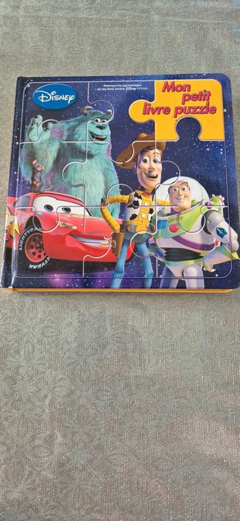 Disney pixar mon petit livre puzzle hachette