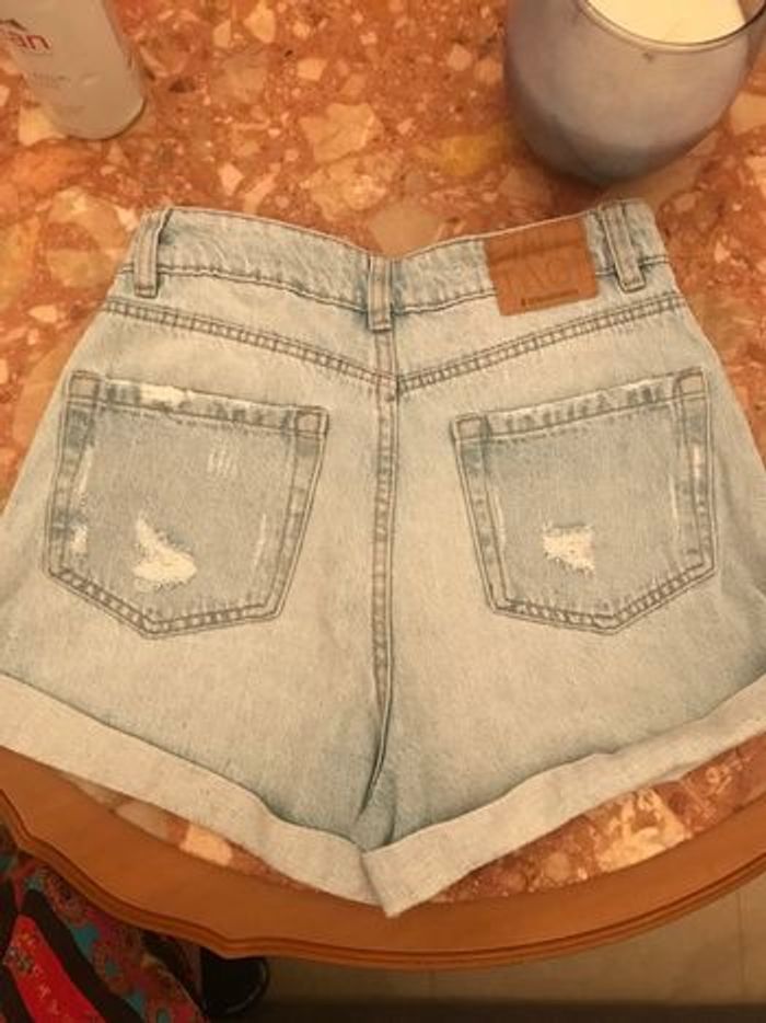 Short en jeans bleu clair - photo numéro 3