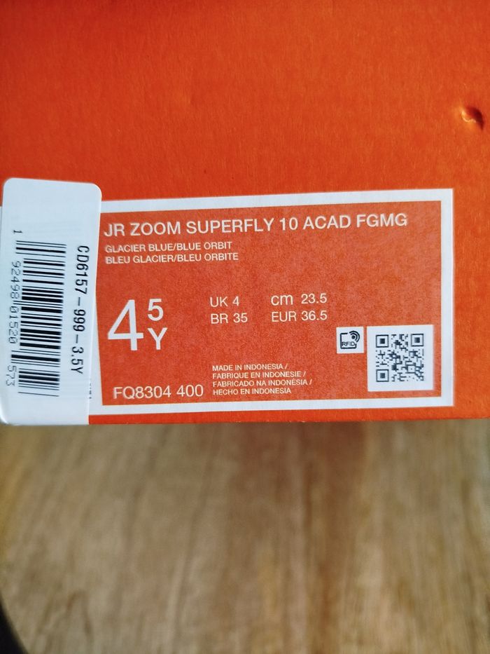 Crampons Nike 36,5 - photo numéro 10