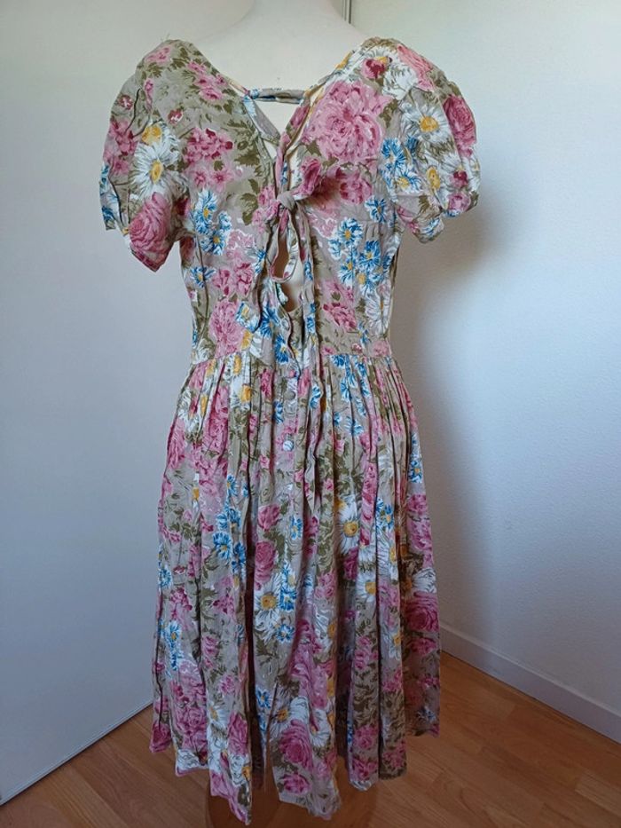 Robe vintage à fleur 🌸 - photo numéro 3