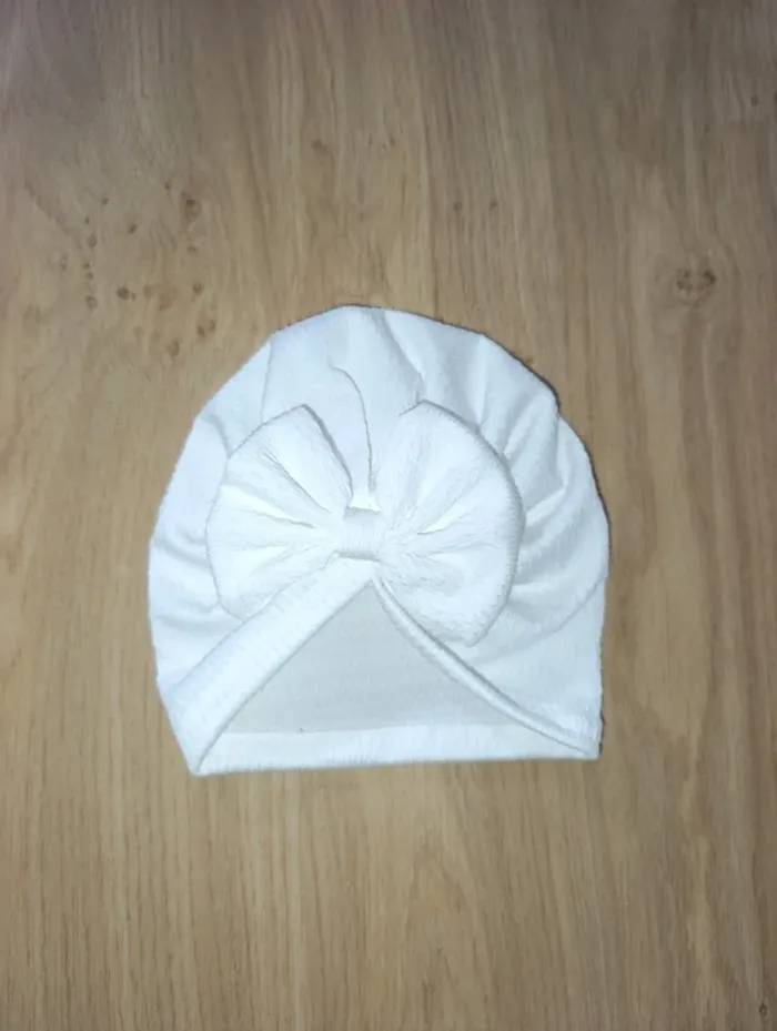 Bonnet avec Gros noeud