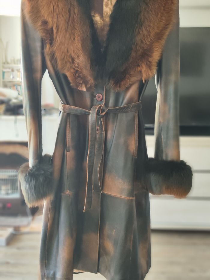Très beau manteau en cuir