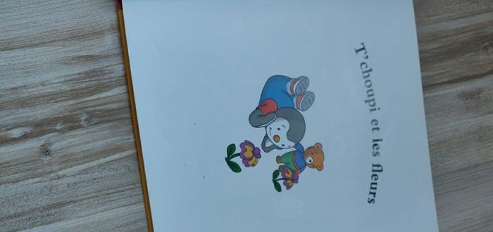 Livre de les aventures de T'choupi en parfait état - photo numéro 4