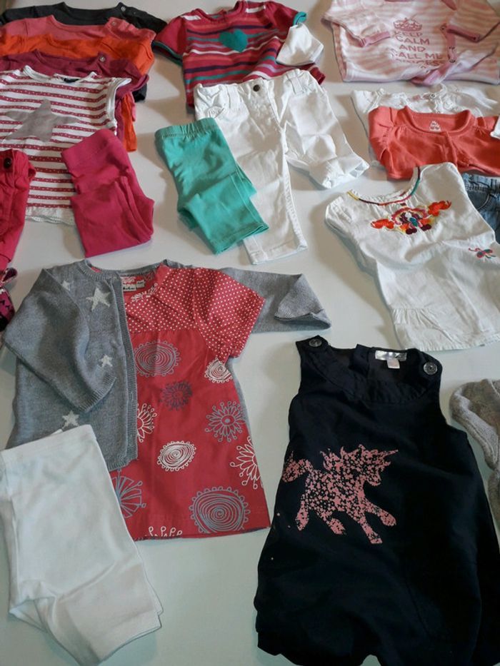 Lot 23 vêtements avec chaussures 6 et 9 mois Printemps - été plus - photo numéro 3