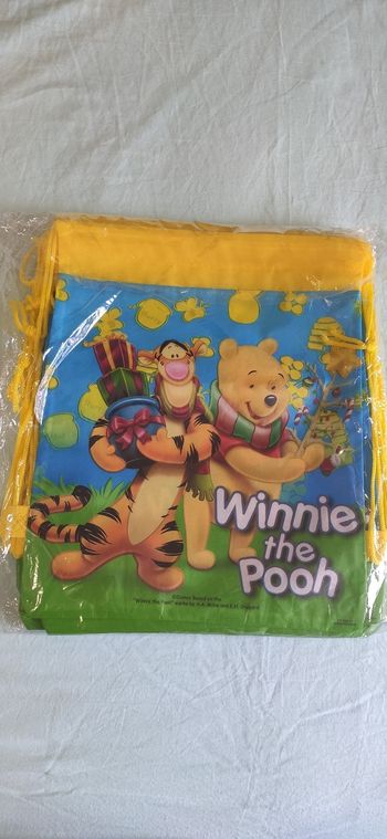 Lot de 9 sac à dos tissus Winnie l'ourson neuf