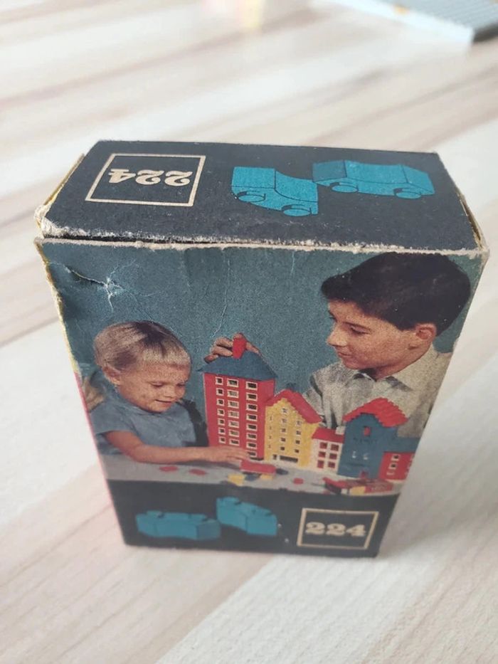 Boîte Lego system 224 vintage bleues - photo numéro 2