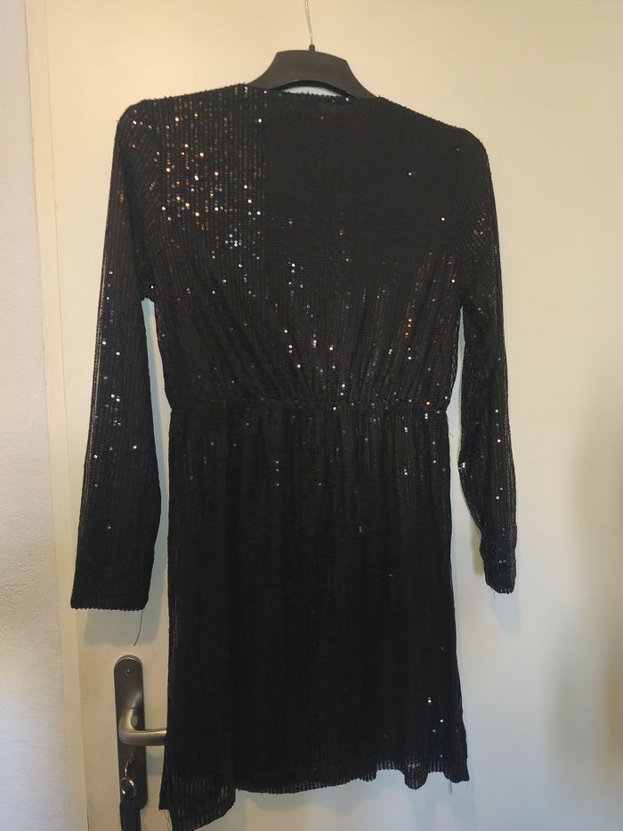 Robe noire paillette - photo numéro 5