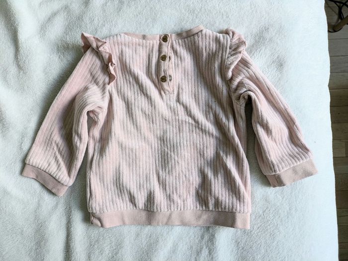 Pull lion taille 9mois - photo numéro 2