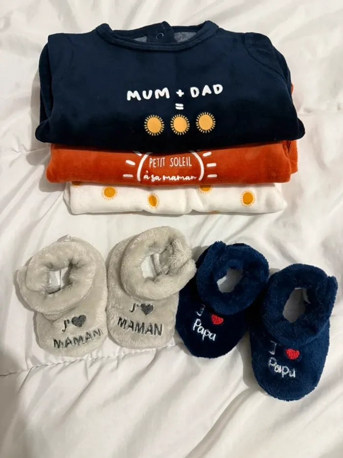 Lot 3 pyjamas velours Vertbaudet + chaussons Papa & Maman– Neufs - photo numéro 8