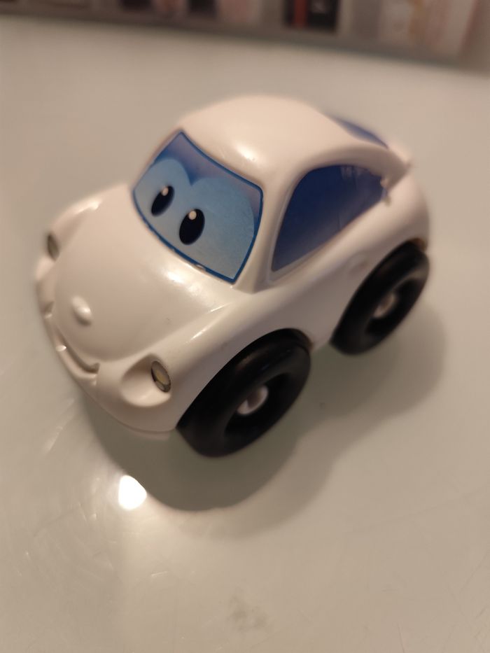 Petite voiture - photo numéro 2