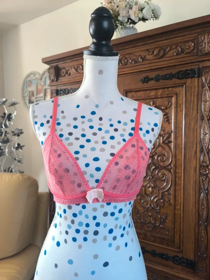 Joli soutien gorge dentelle corail - photo numéro 2