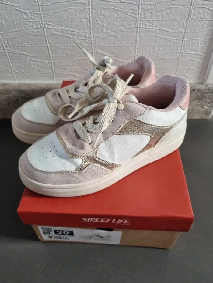 Baskets lacets et fermeture zip 29