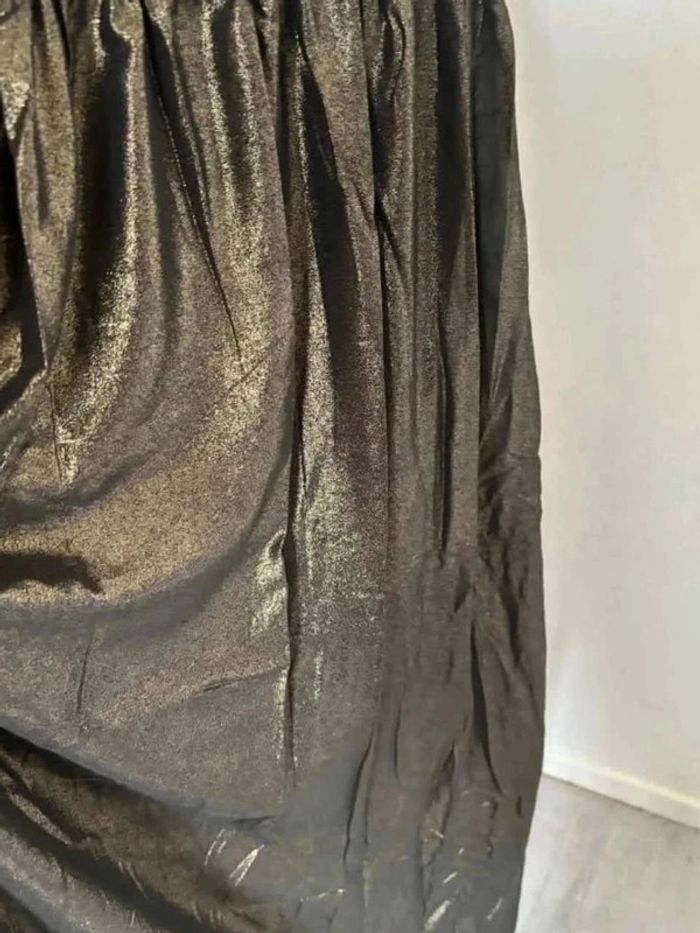 Robe de soirée noire et dorée - photo numéro 7