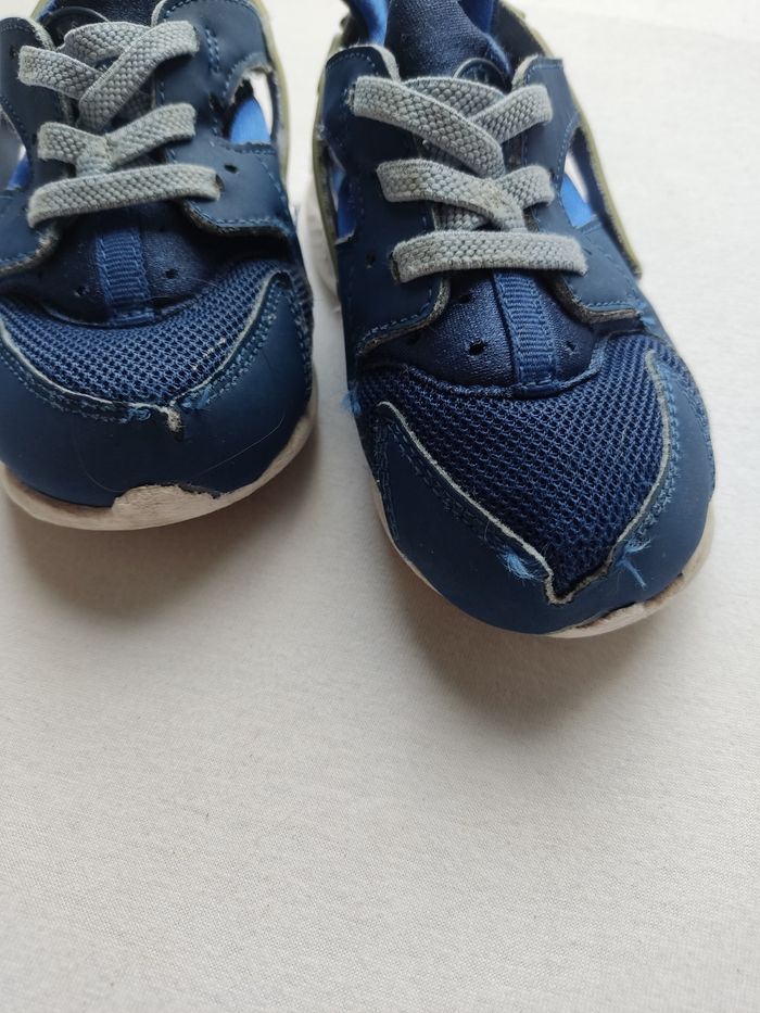 Chaussures Nike taille 25 - photo numéro 7