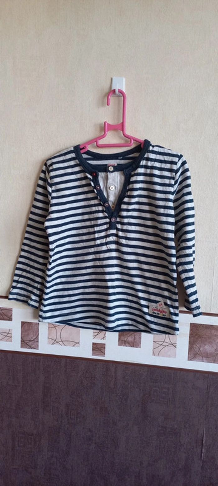Tshirt à manches garçon 4ans
