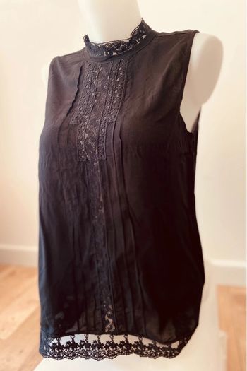 Blouse sans manche dentelle