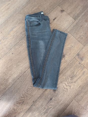 Jean skinny taille haute  clouté ikks 16 ans
