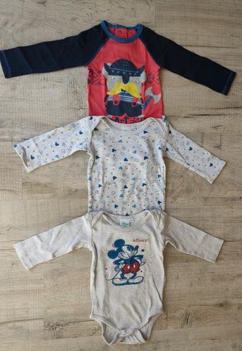 Lot bodies garçon 12 mois