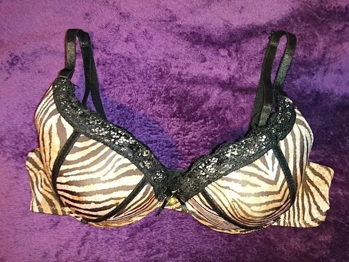 Soutien-gorge coque rembourré zébré avec strass