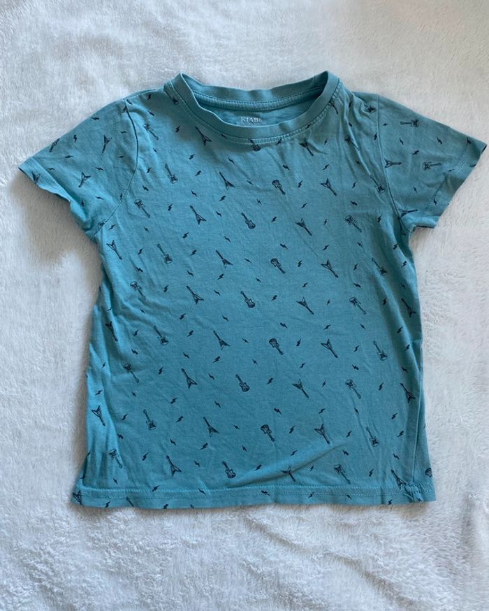 Joli tee-shirt motifs guitares 🎸