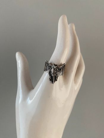 Bague bat