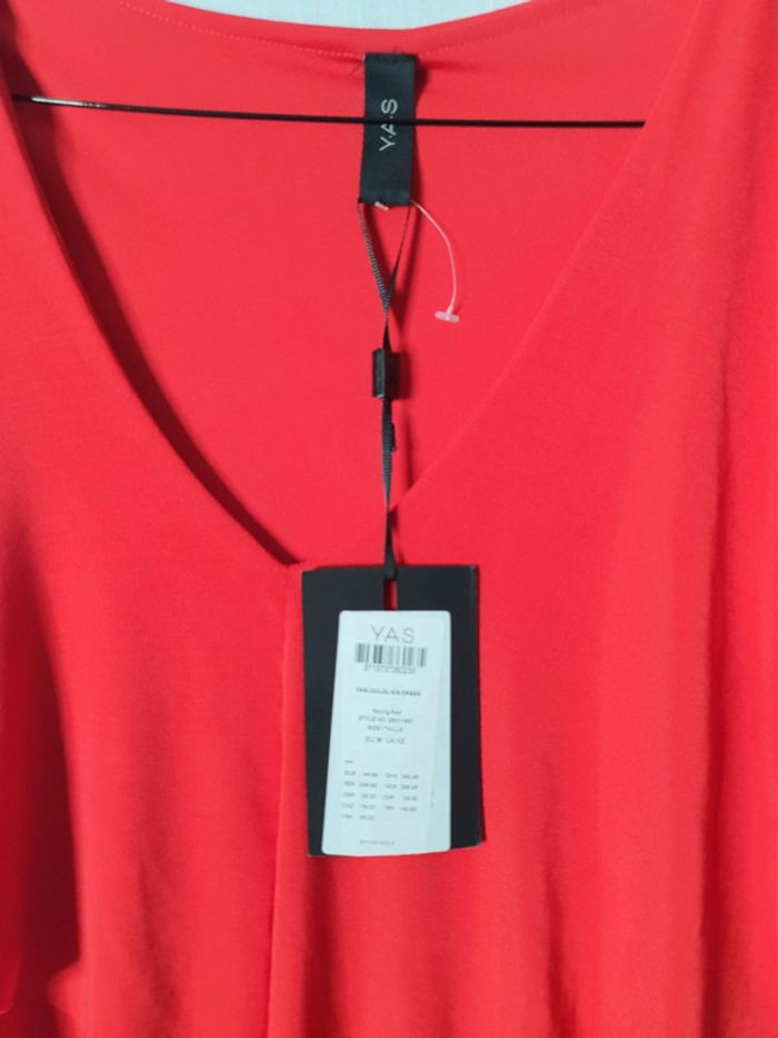 Robe rouge yas - photo numéro 4
