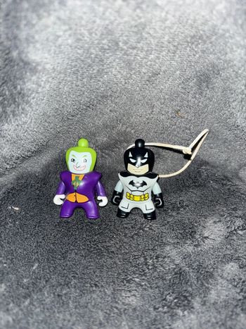 Lot de 2 personnages justice league en excellent état joker et Batman