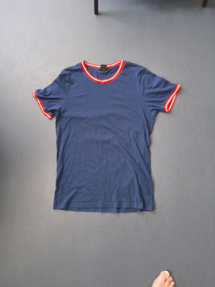 T-shirt bleu - photo numéro 1