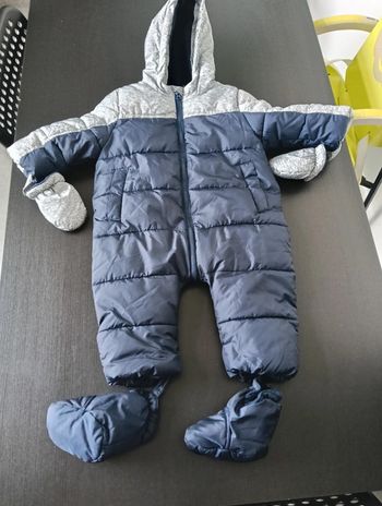 Combinaison pilote 6**9 mois avec pied et main