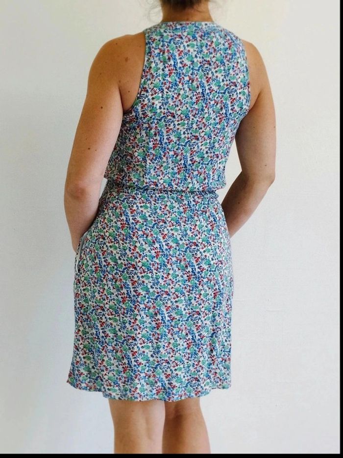 Robe fleurie - NafNaf vintage - Made in France - 36 = 34 actuel - Parfait État - photo numéro 3