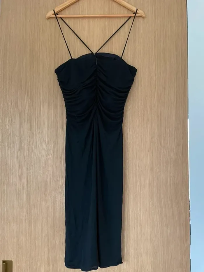 Robe noire Armani Collezioni taille 44 - photo numéro 2