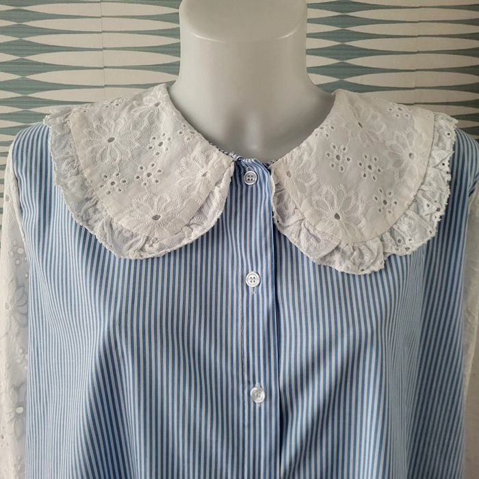 Chemise rayée à col et manches en dentelle neuve avec étiquette TU (44/50) Pépouz' by Loicïa Curve - photo numéro 3