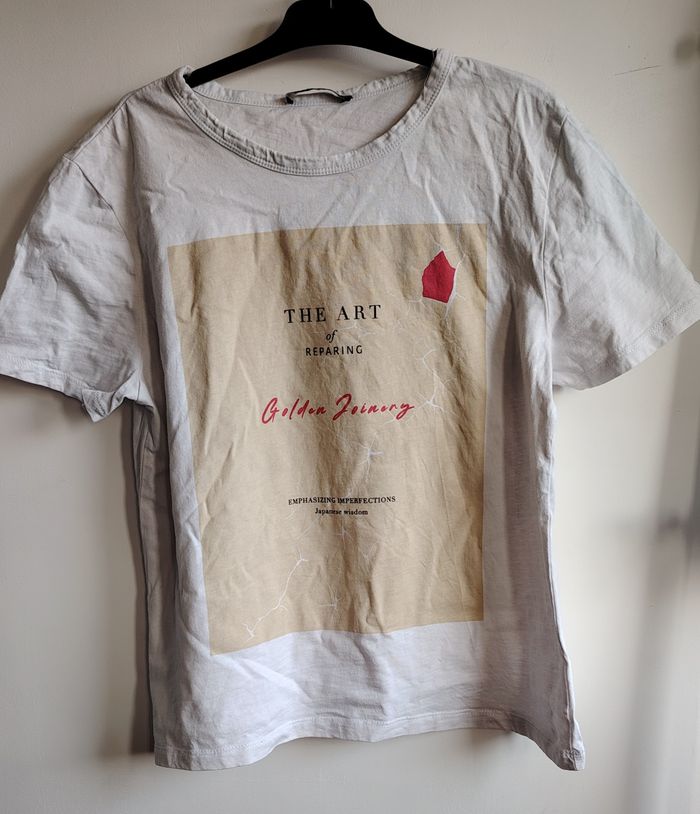 T-shirt imprimé “The Art of Repairing” – Zara – Taille S