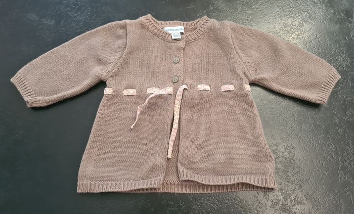 Gilet   3 mois en bon état