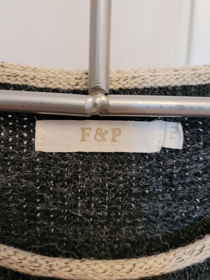 Pull avec sequins dorés - photo numéro 4