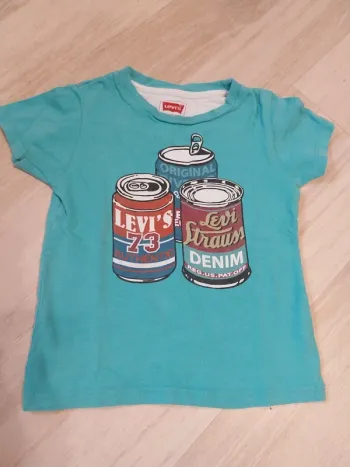 T-shirt levis