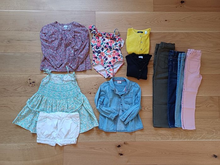 Lot vêtements filles 4 ans - photo numéro 5