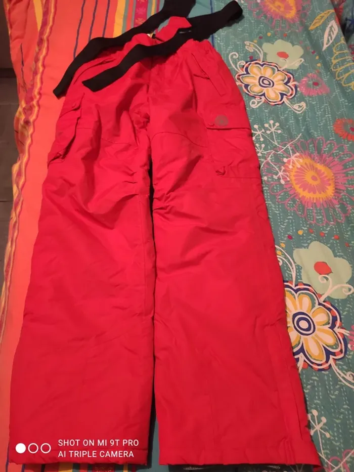 Pantalon ski Vertbaudet 10 ans rouge neuf