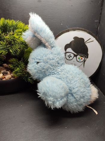 doudou peluche lapin ancien bettella bleu blanc doudou noir grelot Assis Vintage