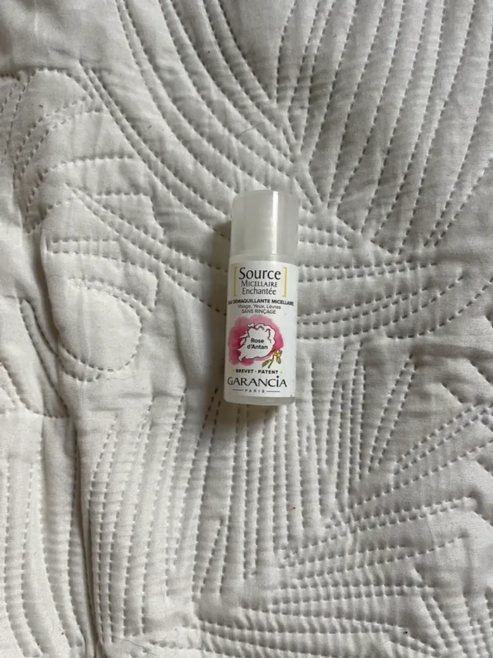 eau micellaire garancia