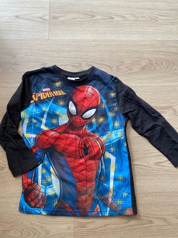T shirt Spider-Man taille 8 ans