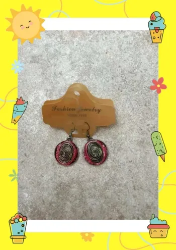 Boucles d’oreilles rouges et vertes