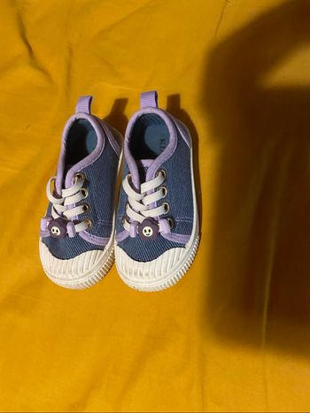 Chaussure en toile bleu taille 21