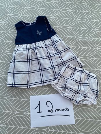 Très belle robe réversible avec son bloomer 12 mois