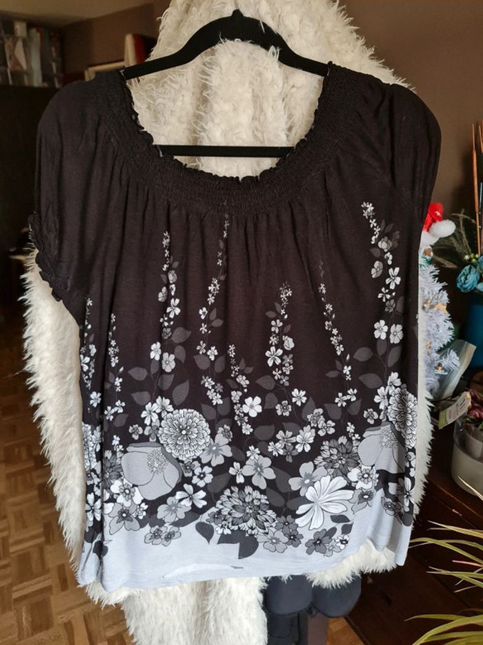 Petit haut fleur H&M - photo numéro 2