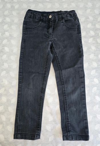 Jean gris foncé 4 ans
