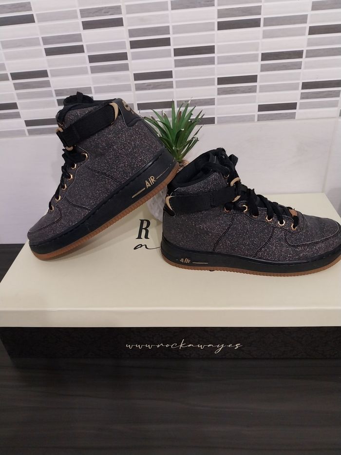 Baskets Nike Air force taille 38.5 - photo numéro 6